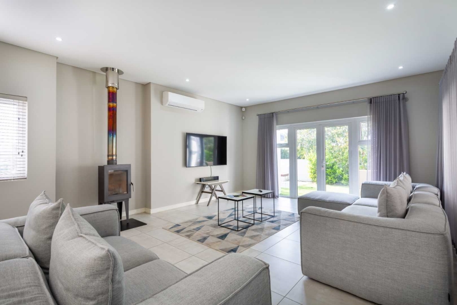 To Let 5 Bedroom Property for Rent in Val De Vie Estate Western Cape